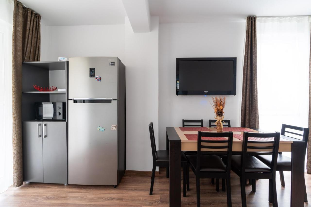 Zeka's Apartment Mamaia